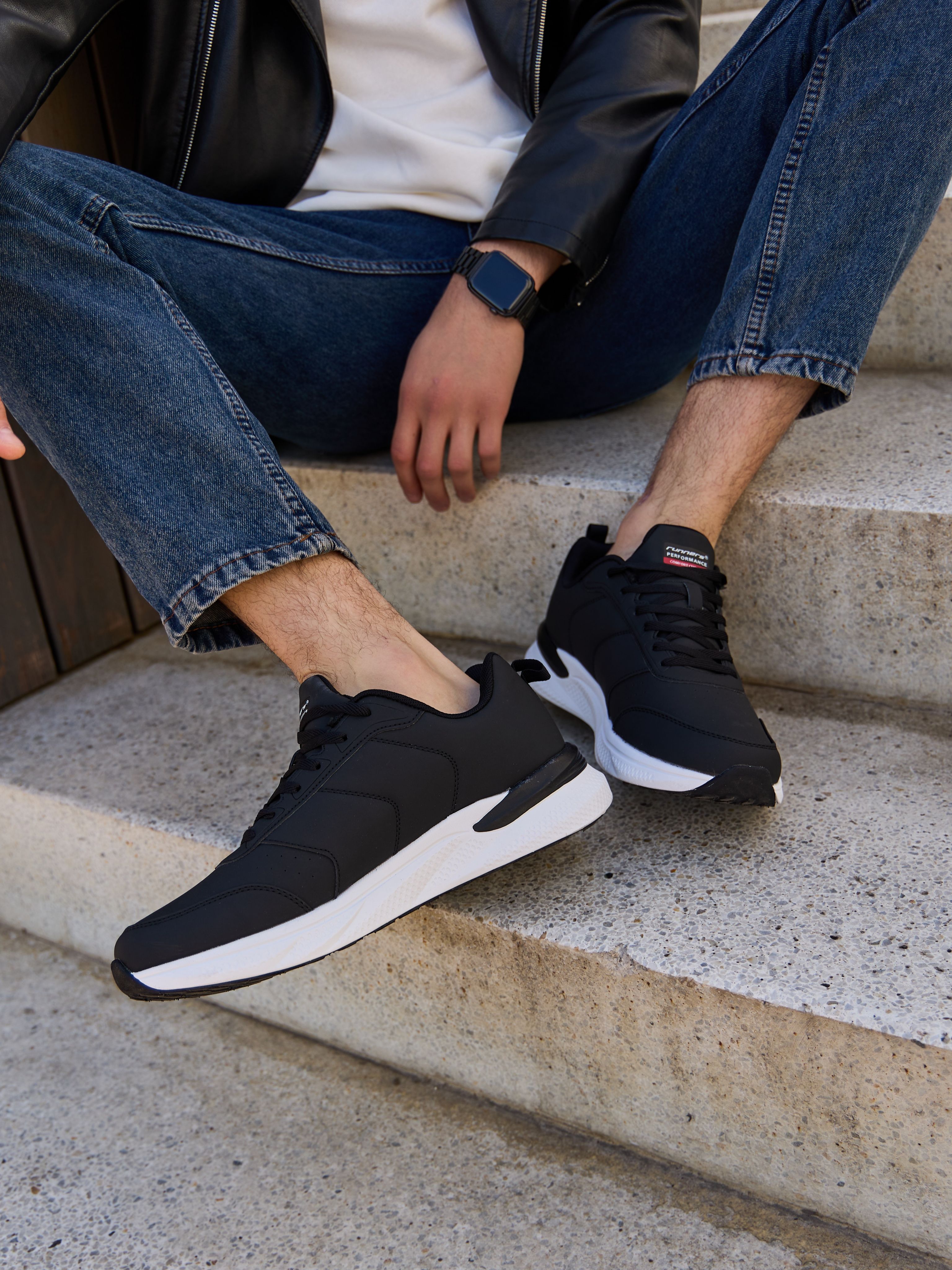 Кроссовки мужские Runners RNS-242-2924 black/dk.red