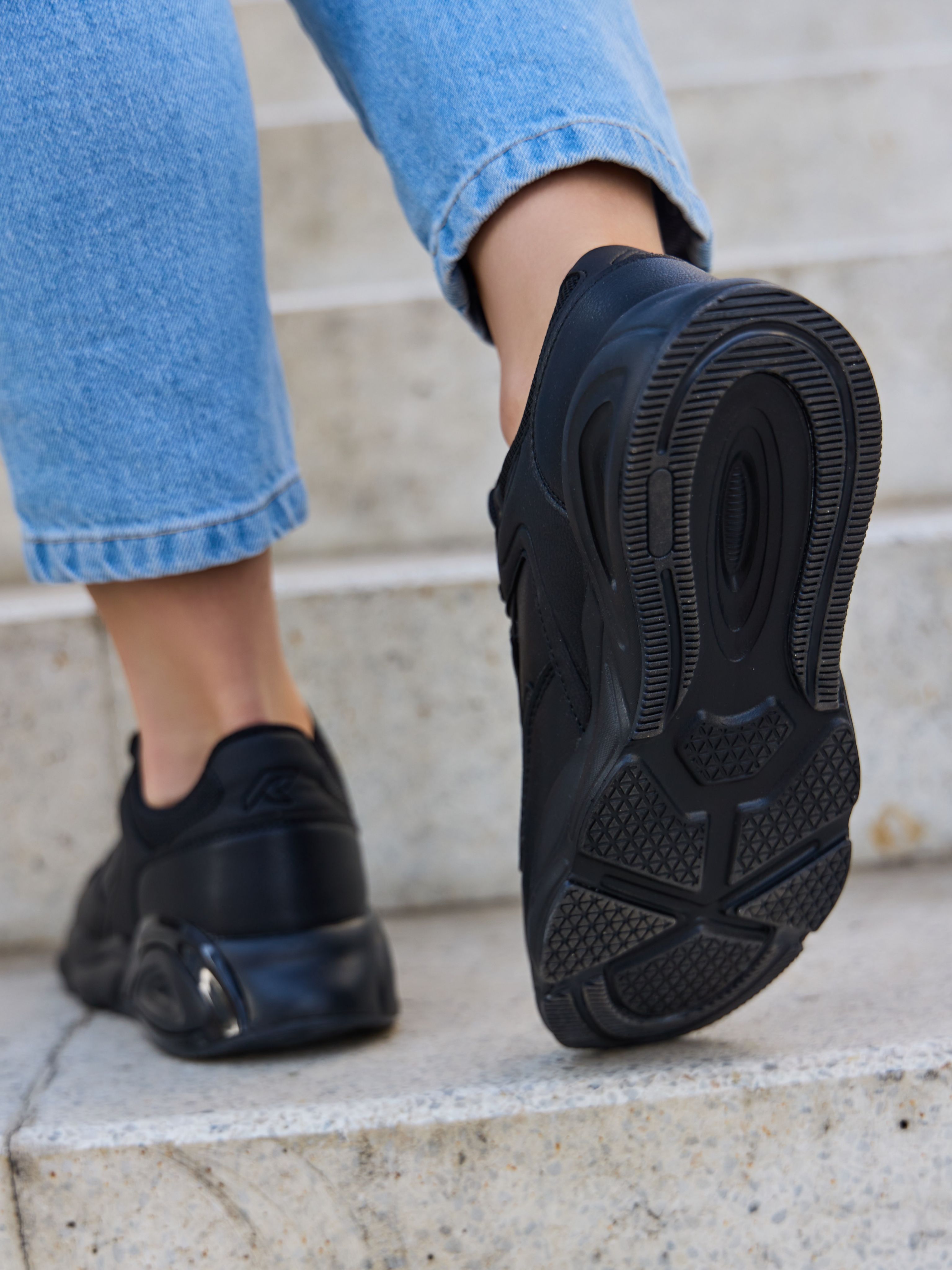 Кроссовки женские Runners RNS-242-6462 black/black