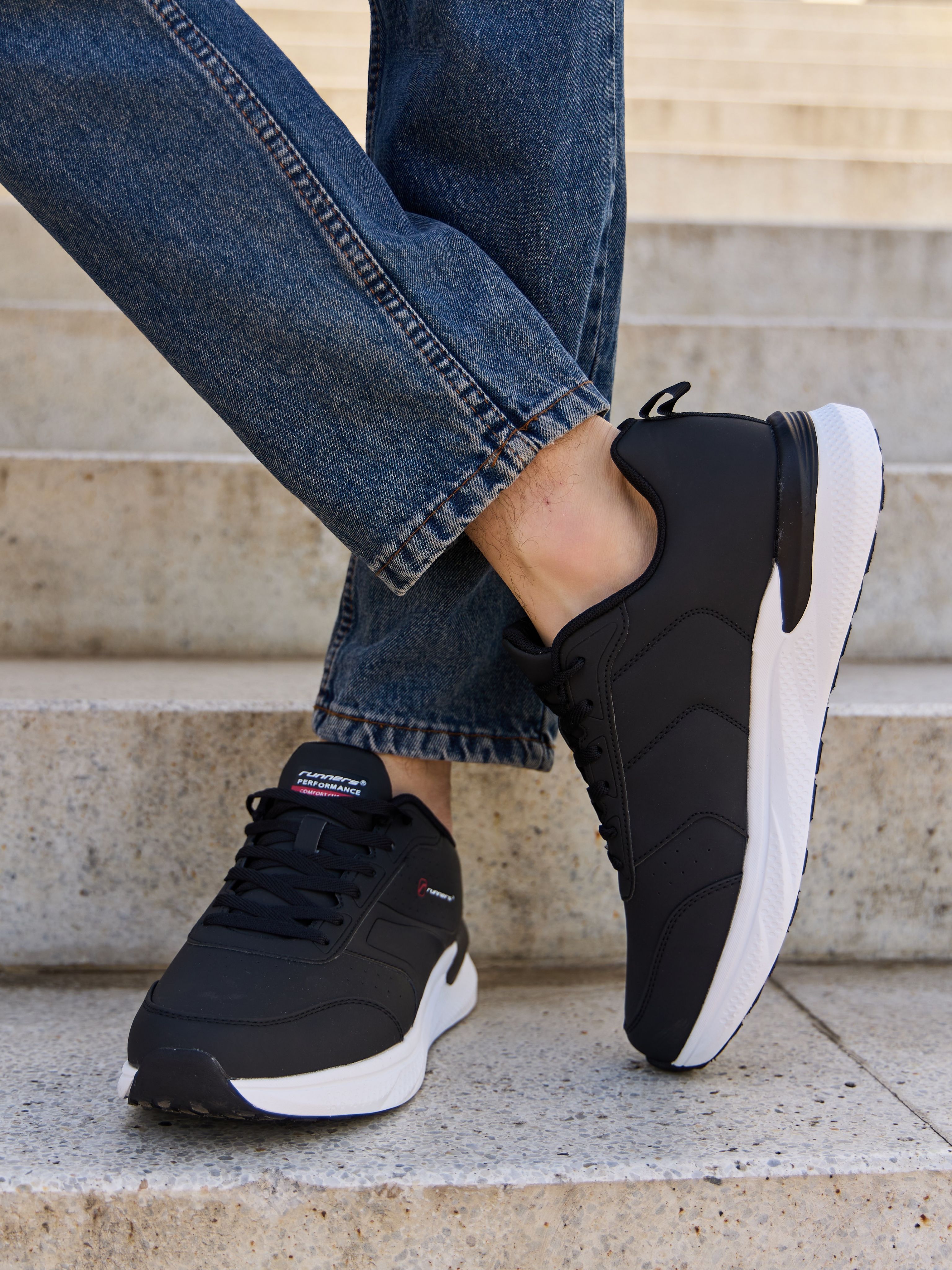 Кроссовки мужские Runners RNS-242-2924 black/dk.red