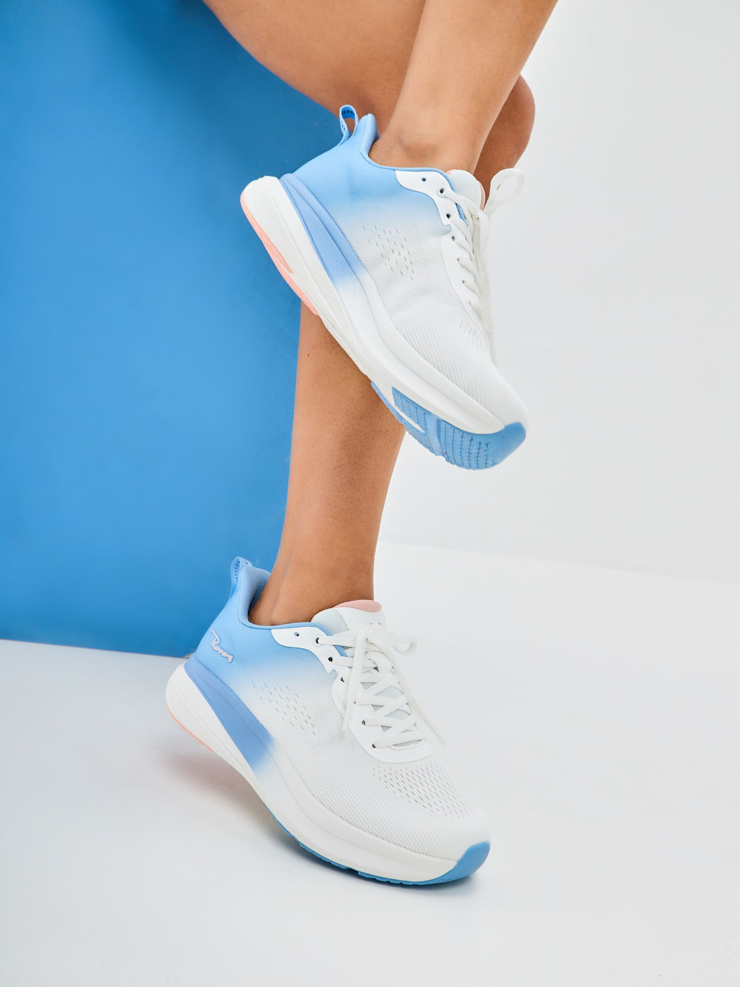 Кроссовки женские Runners RNS-241-5922 white/blue
