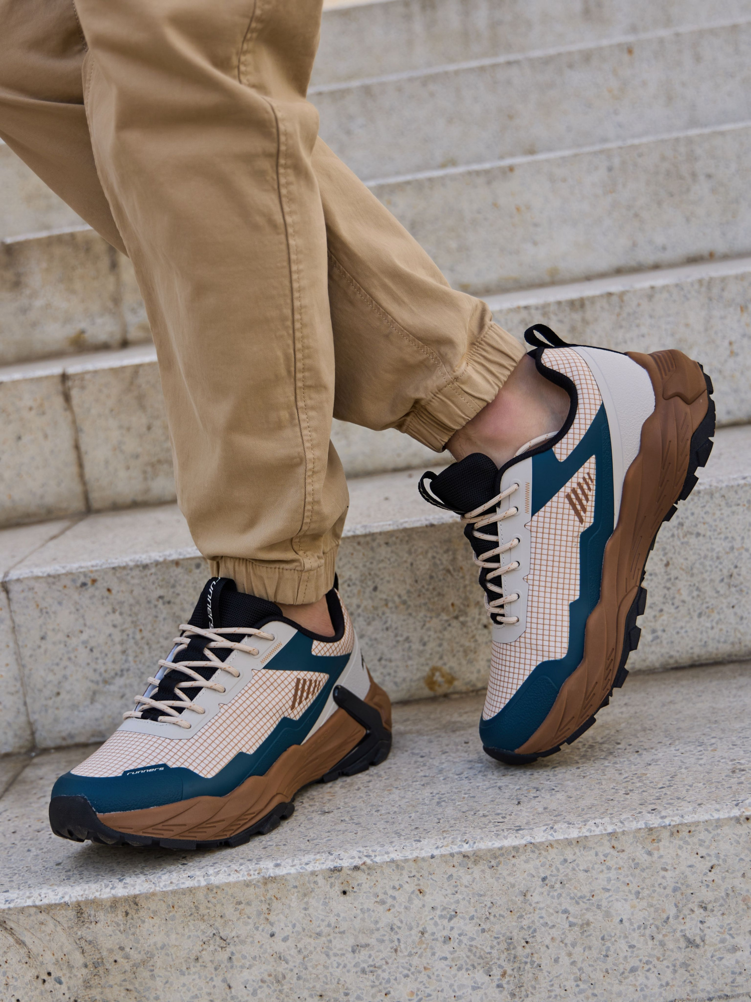 Кроссовки мужские Runners RNS-242-08383 lt.beige/blue/brown